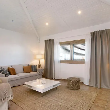 Oleandra Готель Адехе