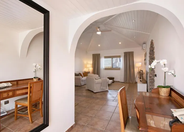 Oleandra Готель *