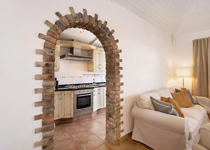 Oleandra Готель Адехе