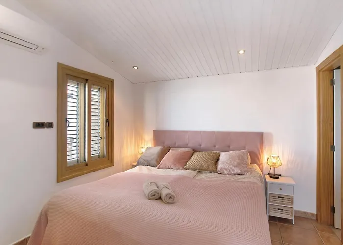 Oleandra Готель