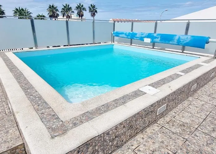 Готель Oleandra *