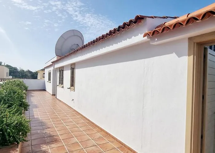 Готель Oleandra