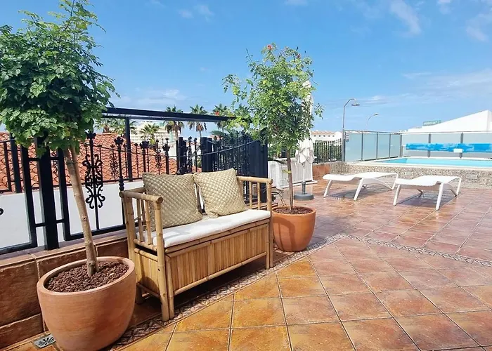 Готель Oleandra Адехе